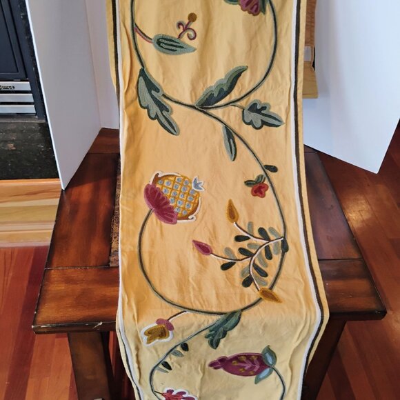 Williams Sonoma Crewel Table Runner 16"x108" Gold w/Burgundy Grapes Vines Floral - Picture 9 of 11